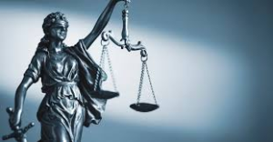 “La justicia es la constante y perpetua voluntad de dar a cada uno su Derecho”